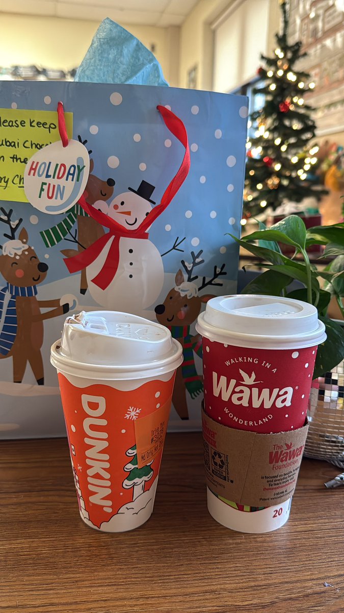 MelC930's tweet image. Happy Tuesday!
Still at work 😩 
Double Hot Chocolate day @dunkindonuts @Wawa that’s getting me through this day!

The countdown to break is on 🙌🏽 

#ReadyForBreak
#ChristmasCountdown