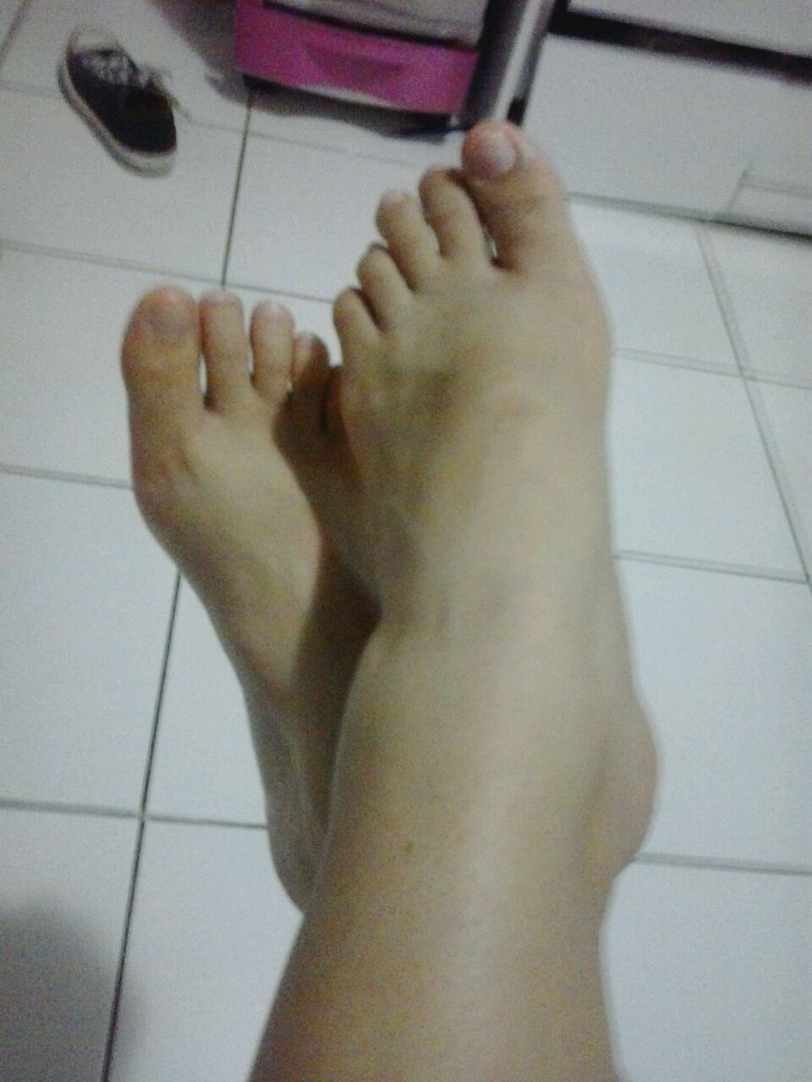 FeetForumArea's tweet photo. Crossed and Cute 👣✨
📸 Submitted by Mg04 on the forum
🔥 Follow us for more Daily Feet content! 🔥
#feet #barefeet #soles #toes #legshot https://t.co/W5pHxjlZfC
