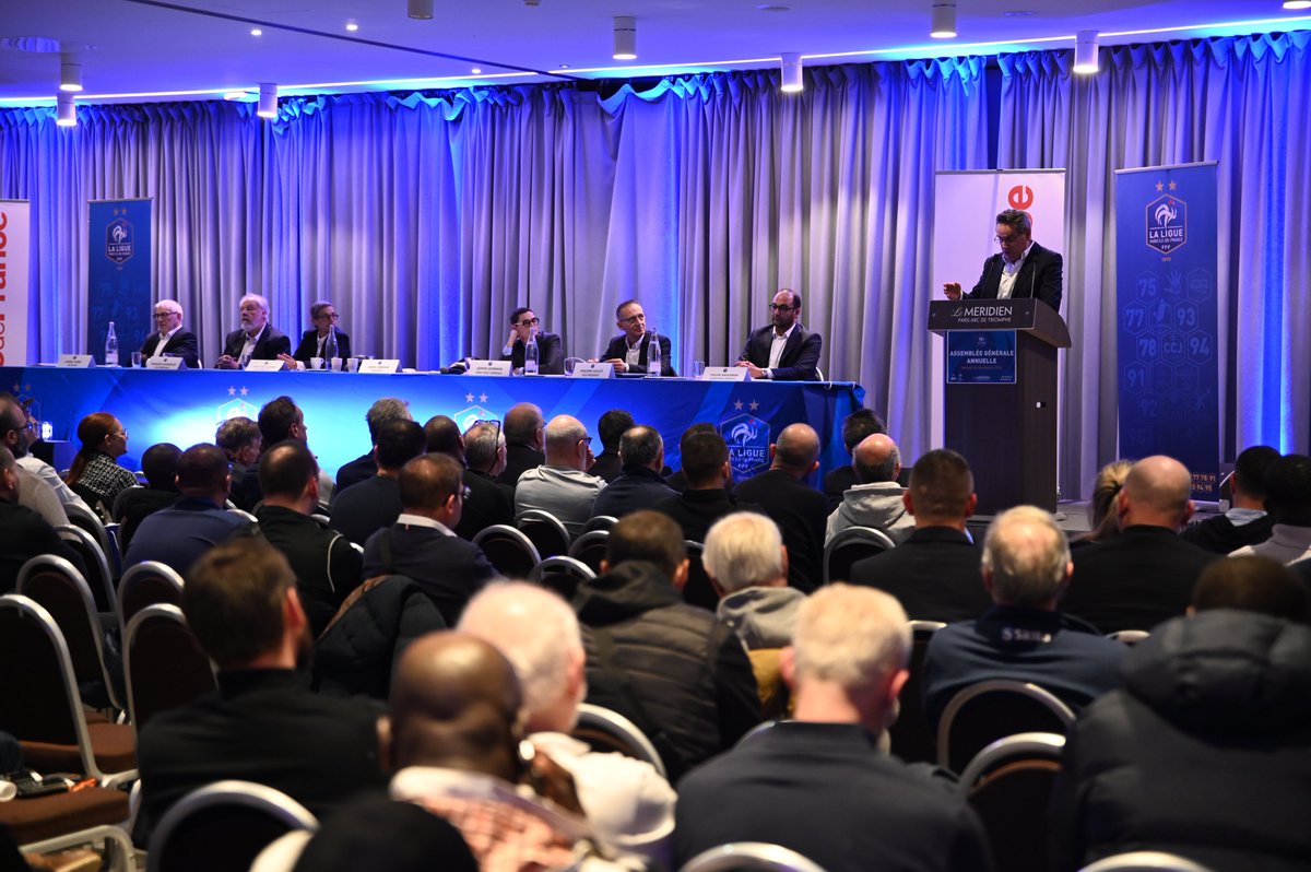 𝗟𝗘𝗦 𝗣𝗛𝗢𝗧𝗢𝗦 𝗘𝗧 𝗥𝗘𝗔𝗖𝗧𝗜𝗢𝗡𝗦 𝗗𝗘 𝗟'𝗔𝗚 𝗗𝗨 𝟮𝟬/𝟭𝟮

Découvrez les photos et les réactions de l'Assemblée Générale Annuelle de la LPIFF qui s'est tenue ce samedi 20 décembre à l'Hôtel Méridien 🔽

paris-idf.fff.fr/diaporama/les-…