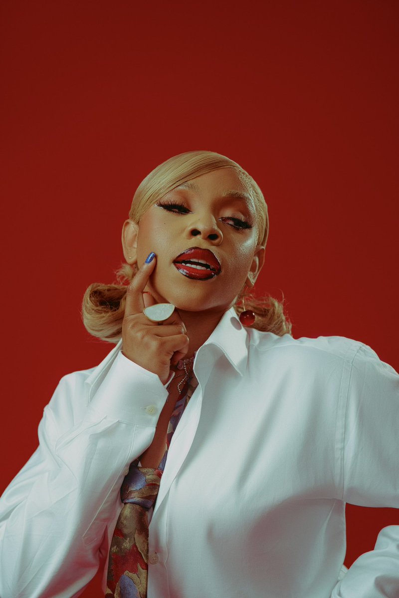 AlbumTalksHQ's tweet image. 🚨 Fave's "RIDDIM 5" has now crossed 100 MILLION streams on Boomplay 🔥 

— It's her 1ST project &amp;amp; the 2ND project from a female NG artist to hit the mark on the platform 👏🏽