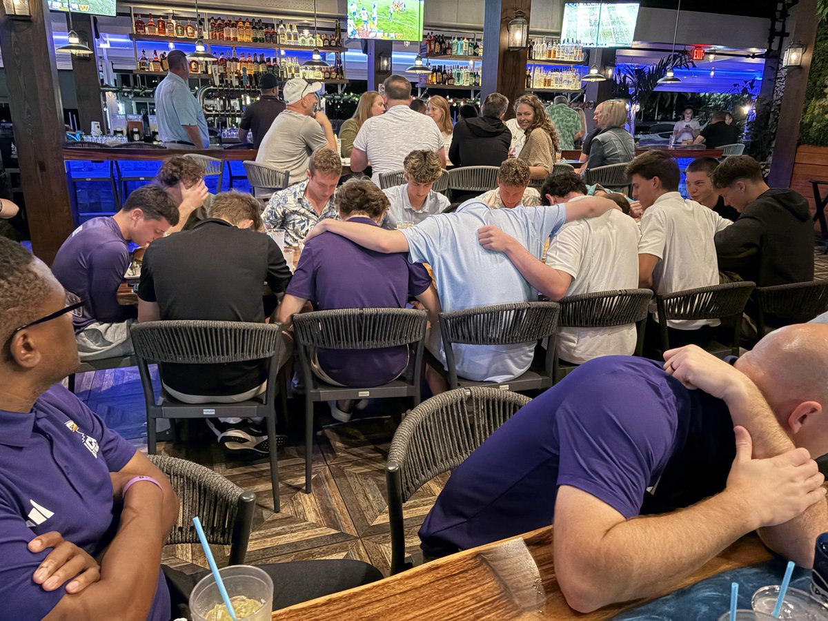 CHCA_bk's tweet photo. Amazing trip in Boca Raton this week! The boys competed well and represented with excellence. Grateful for the opportunity and the tremendous support! #FTGF https://t.co/iJXWnWZK66