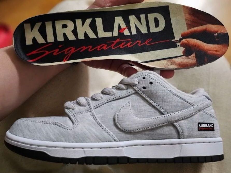 JustFreshKicks tweet media