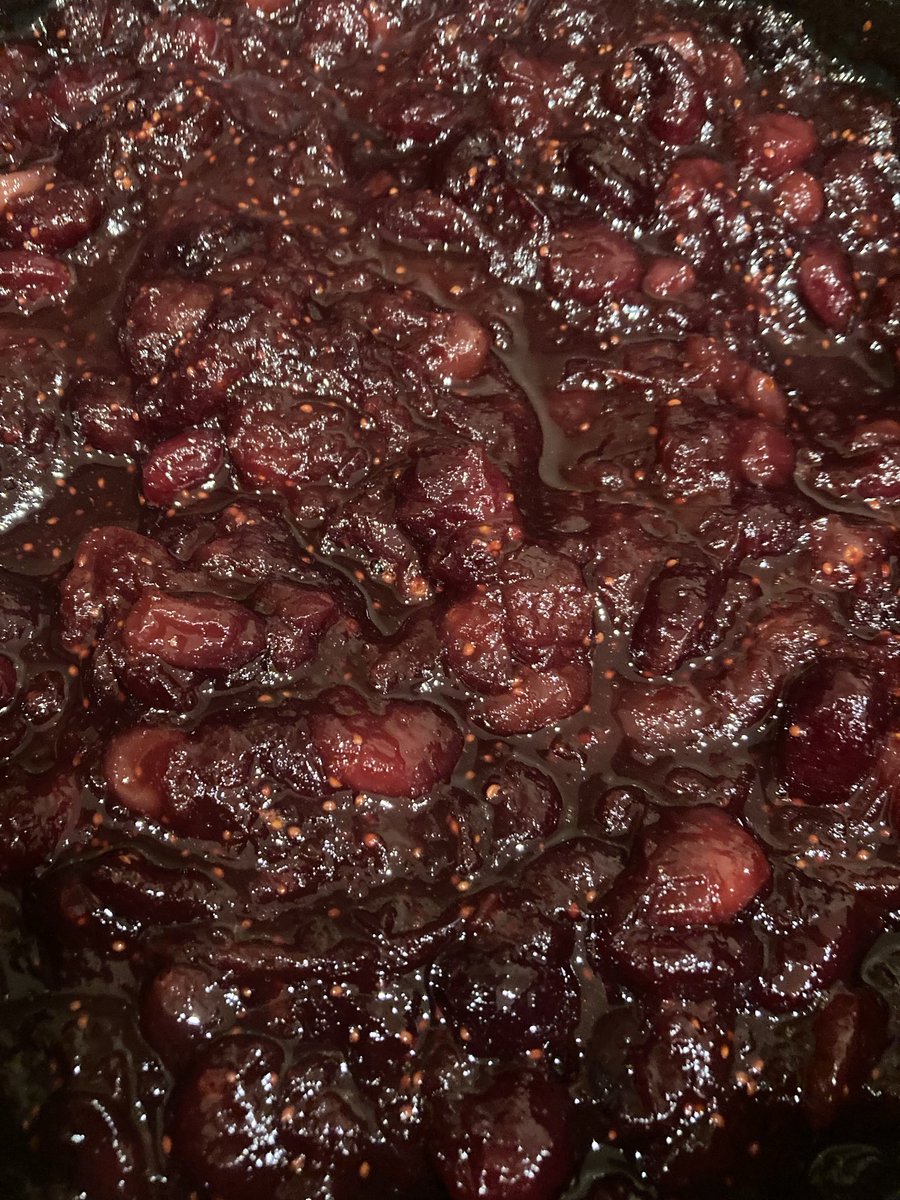 LouBcakes's tweet image. More #Christmas prep today! Homemade #cranberry #sauce