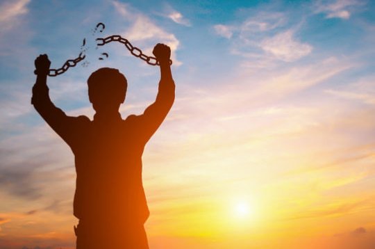 andres_pinot's tweet image. cuando tengo dificultades pero recuerdo que siempre hay tiempo para usar el teléfono en la cama al final del día