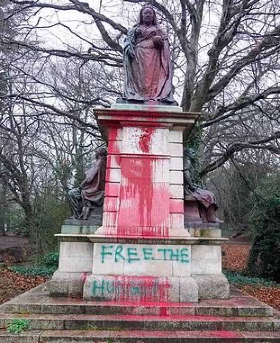 Hunger striker supporters vandalised a statue of Queen Victoria in a Sheffield park.

That’s a quick way to get the public to hate you.