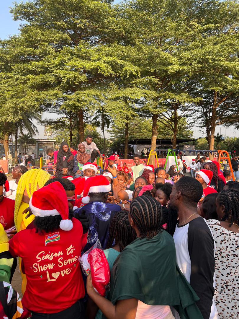 OfficialUdiBoy's tweet image. It’s that time of the season to show some love, and Indomie is leading by example ❤️ Experience it live at the Indomie Christmas Wonderland.

#SeasonToShowSomeLove