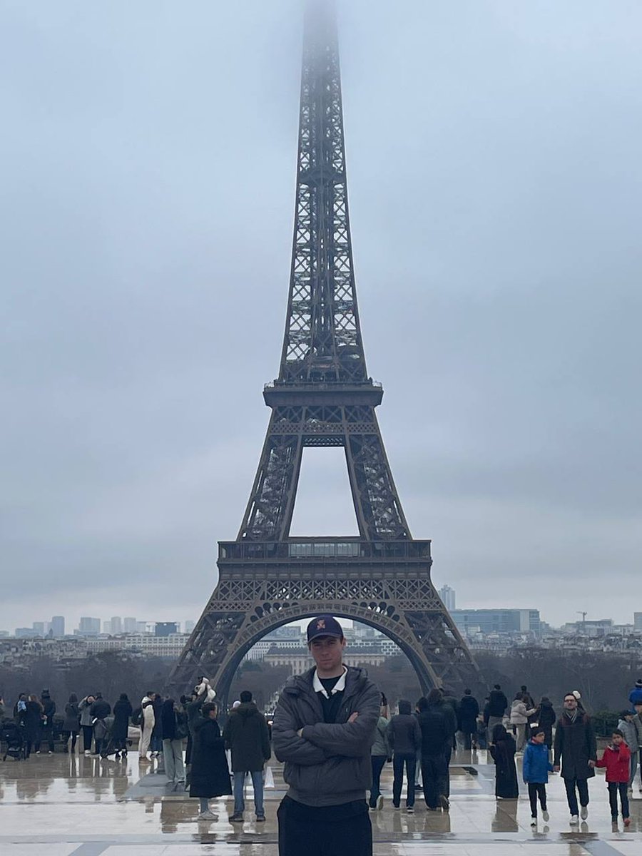maxbonnar's tweet photo. Paris. France. December 2025 1/2 https://t.co/Ne2Umz5Ez7