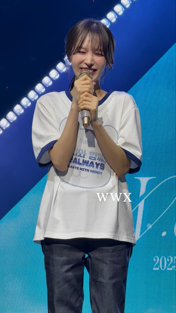 251220 W:ealive in Kuala Lumpur 🤍💙 Last concert closing in 2025