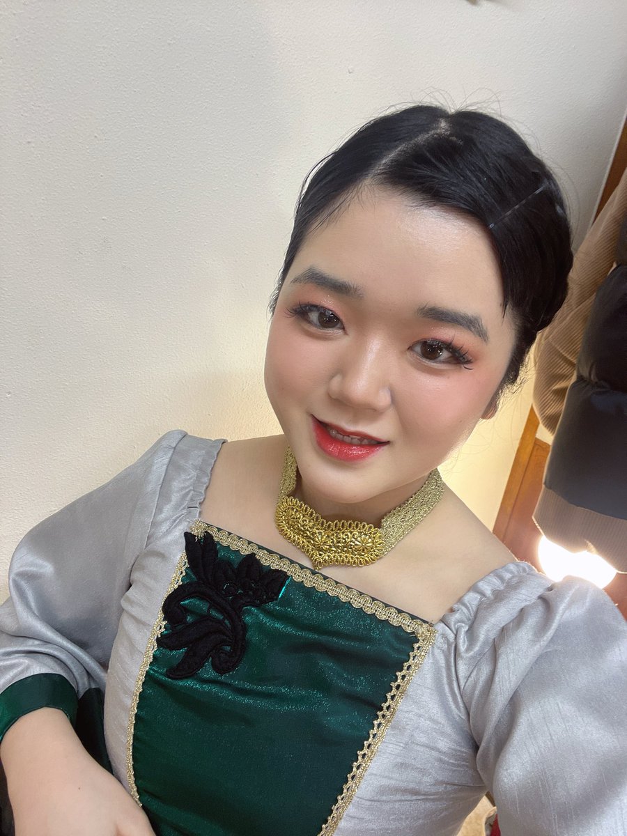 #東少白雪姫 皆様のおかげで無事に千秋楽まで走りきることが出来ました！
自分自身お芝居で悩んだ時もこの作品を見た時に救われたことが何度もありました！見てくださった方に少しでも持って帰って貰えるものがあればいいなと思いながら舞台の上に立っておりました。
まとめは明日に🙇🏻‍♀️՞