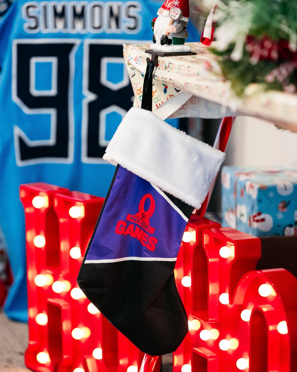 Stockings hung by the chimney with care, in hopes that the Pro Bowl soon would be there 🎅