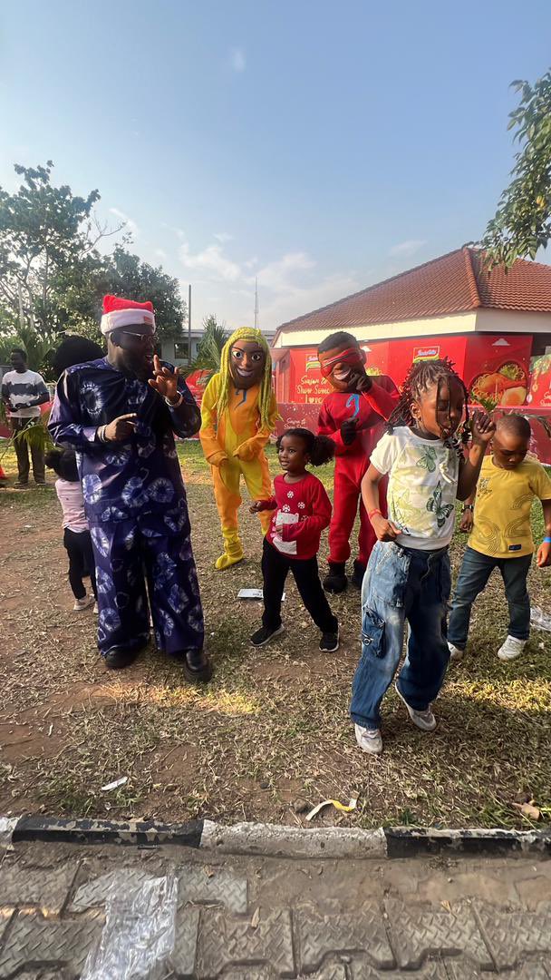 OfficialUdiBoy's tweet image. From kids to adults, everybody dey enjoy their time for Ndubuisi Park ❤️ That’s the magic of the #IndomieChristmasWonderland!

#SeasonToShowSomeLove