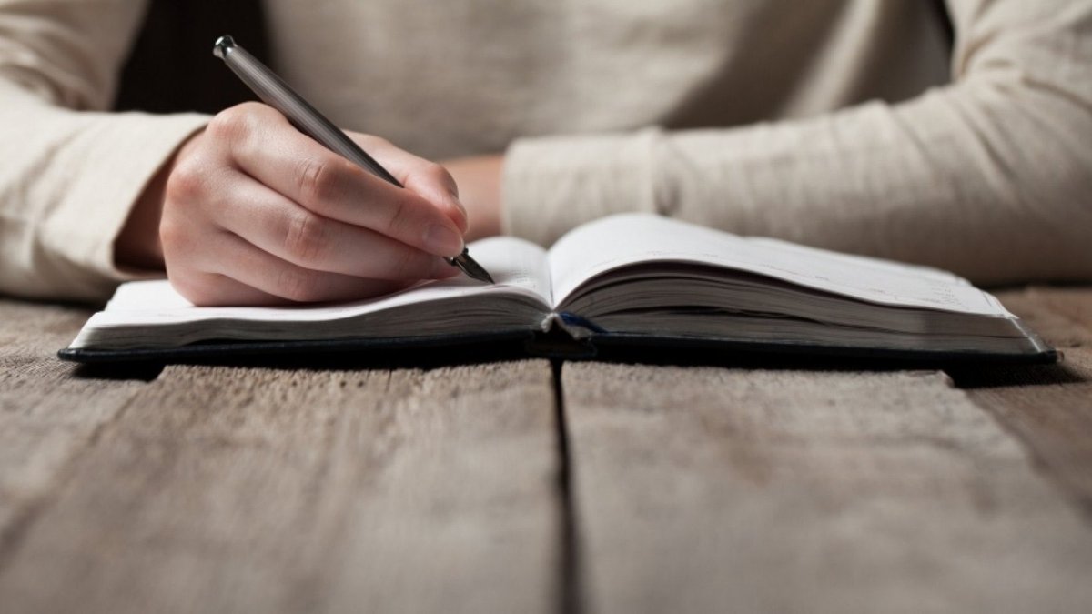 StarryFieldP's tweet image. What are your writing goals in the New Year?

#writerscommunity #amwriting #independentpress