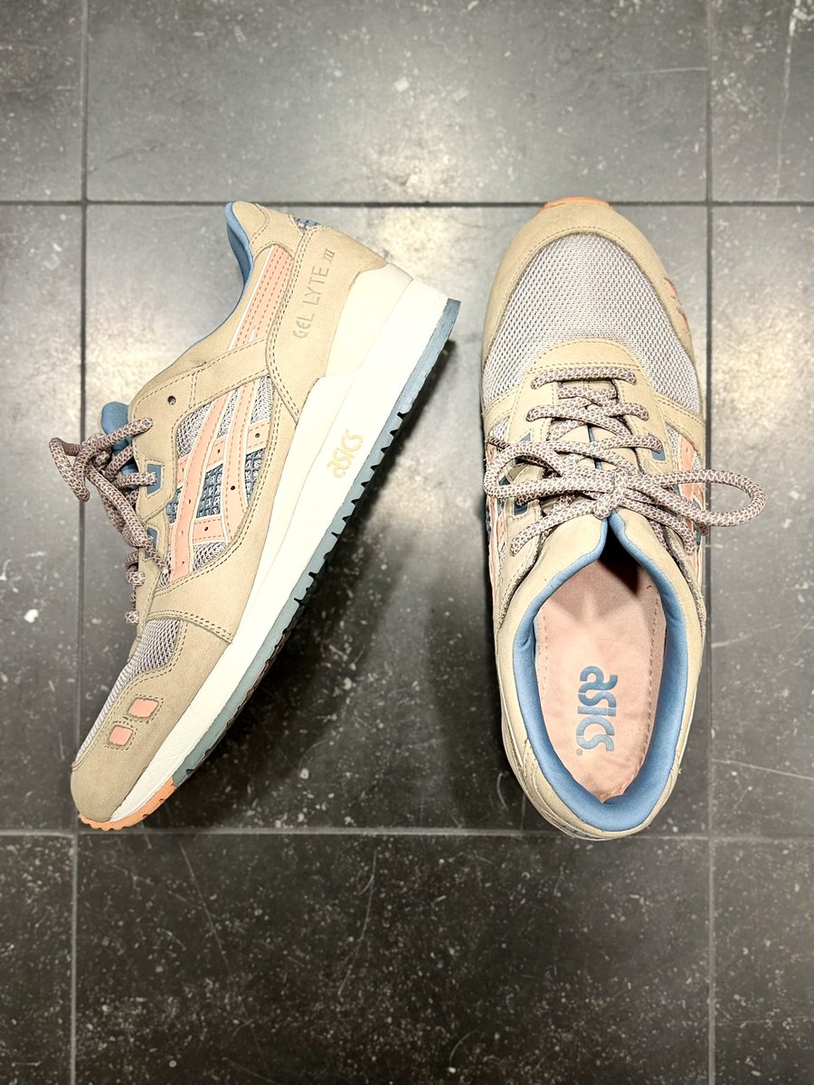 BrendanWelch's tweet photo. Taking these for a spin today. @ASICSamerica x @KITH x @RonnieFieg 🦩 https://t.co/M6cwElTVfn