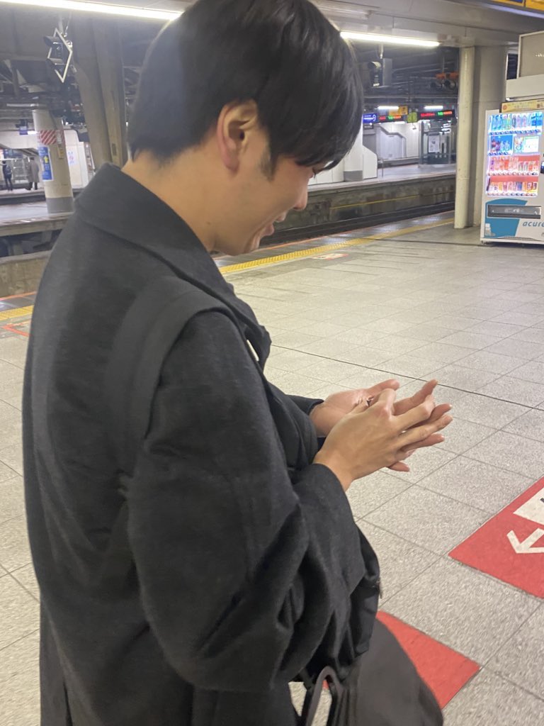 じゅんさん 魂系ライブの最高忘年会とレザーのカケラを眺める相模さん