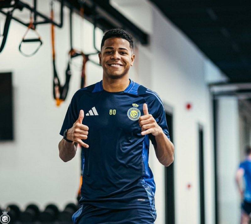 الصحفي برونو أندرادي: نادي بنفيكا البرتغالي محادثات مع نادي النصر للتعاقد مع ويسلي في يناير، أعطى خورخي جيسوس الموافقة على رحيل اللاعب. 