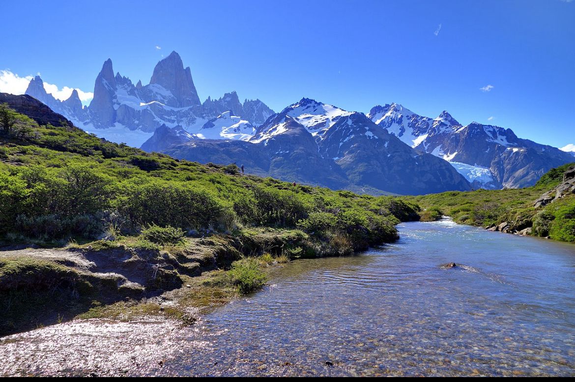 Presentamos la agenda de desarrollo para Santa Cruz que propone transformar la matriz energética provincial como motor del desarrollo integral. Hidroeléctricas, sistema hídrico, infraestructura portuaria y conectividad estratégica. Una provincia proyectando su futuro... ⬇️