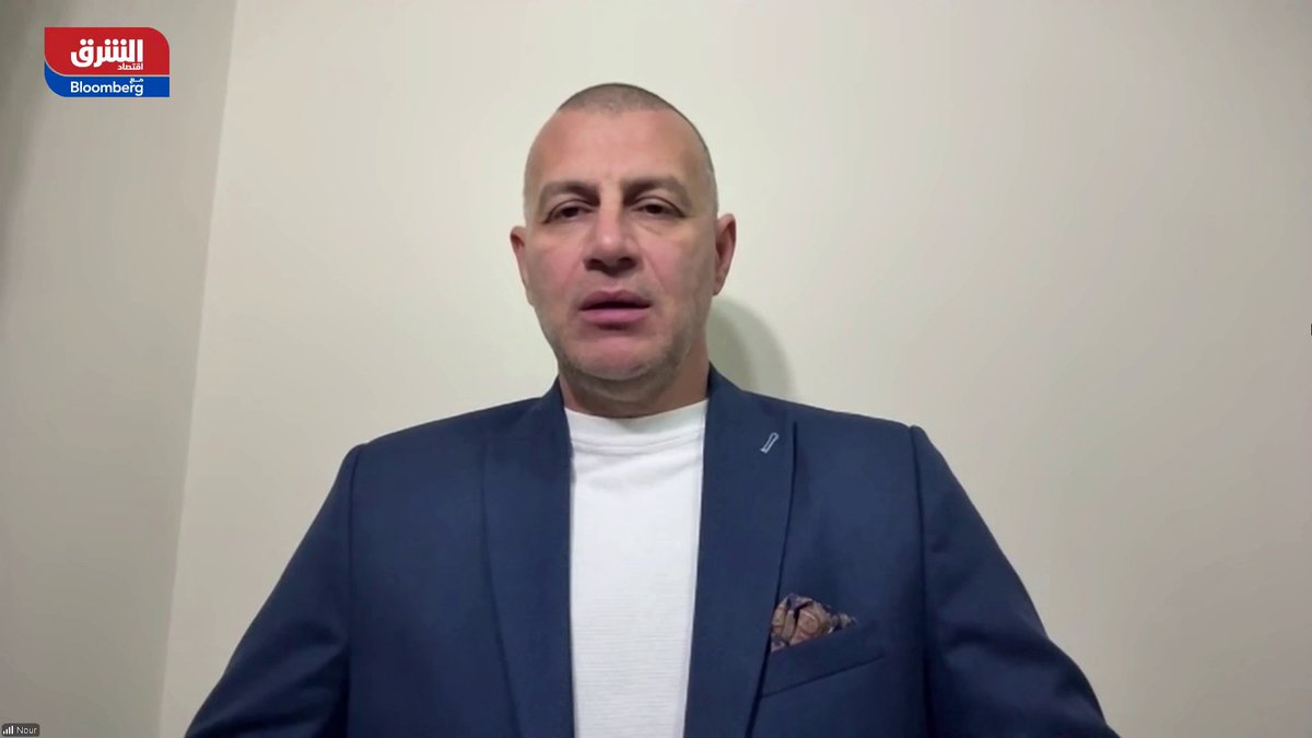 الذهب سيستمر بالصعود خلال العطلات وبداية العام الجديد، مع إمكانية تجاوز مستويات 4500 دولار بسهولة. الذهب قد يصل إلى 4900 دولار في الربع الثاني من 2026، مع احتمال بلوغ 5000 دولار لاحقا. الإقبال على الذهب ناتج عن زيادة وزنه في المحافظ الاستثمارية كأداة تحوط وحماية للقيمة. بحسب نور الدين محمد، رئيس مجلس إدارة مجموعة تارجت للاستثمار في مقابلة مع "الشرق". mfathy_tw 