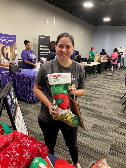soldiersangels's tweet image. Because of the generosity of supporters and volunteers, holiday stockings reached Service Members and Veterans across Houston. 

#StockingsForHeroes #VeteranSupport #ServiceMembers #Houston #USO