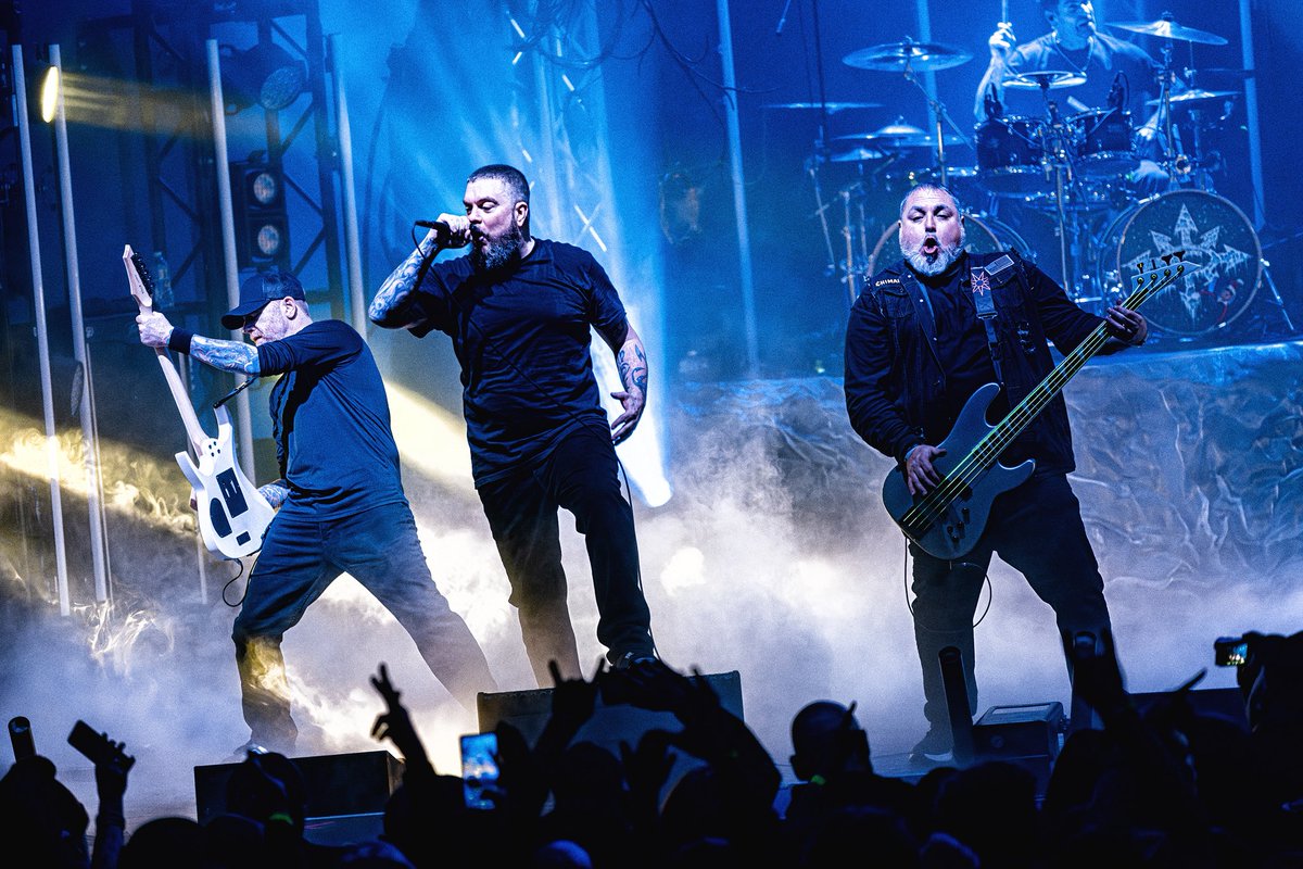 AgoraCLE's tweet image. The Final Holiday ❄️
@ChimairaBand | 📸: @dspcle