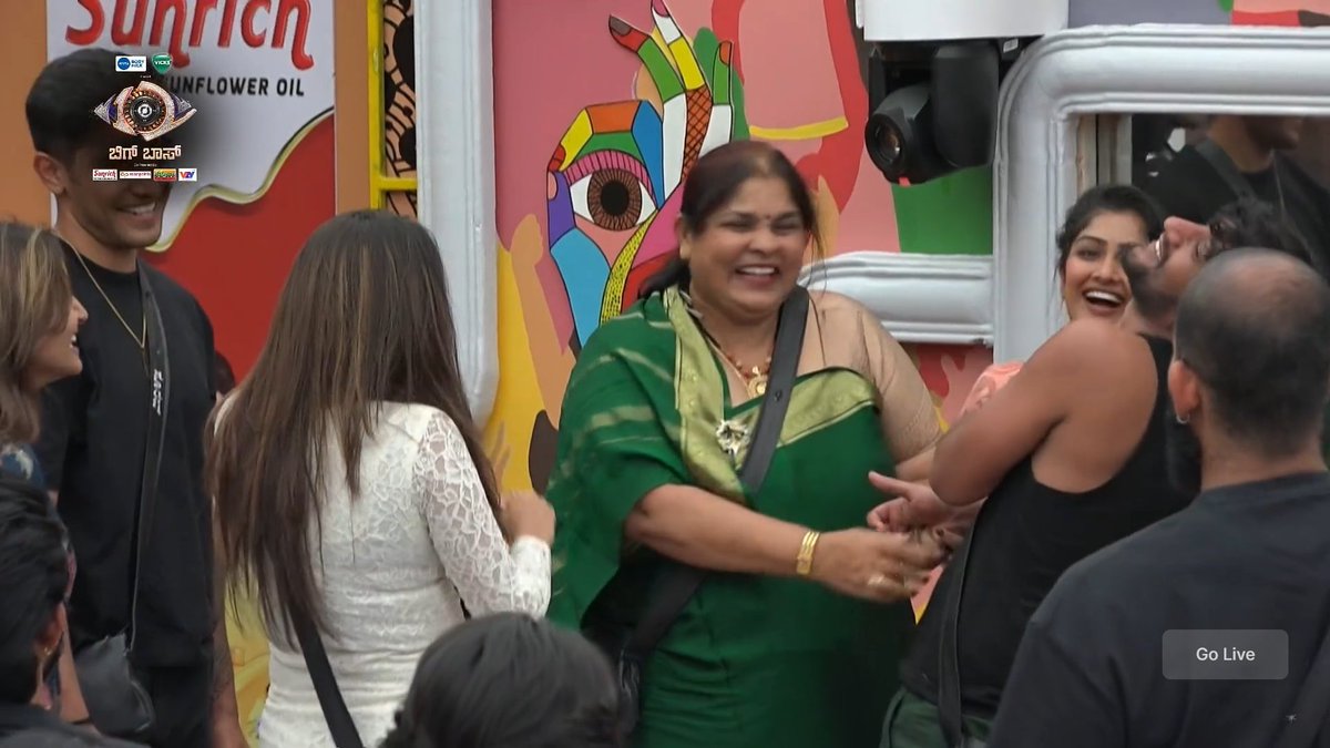 YASHBOSS09's tweet image. She treated GILLI like her own son.

This is what Gilli earned ♥️🔥

#BBK12