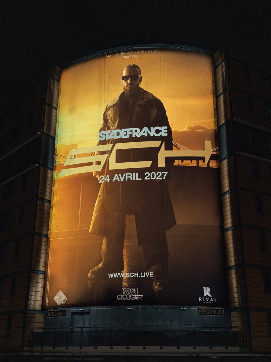 ItsNameJr's tweet image. J’ai réalisé ce poster en collaboration avec @Sch_Mathafack pour son Stade de France. Voir mon travail affiché en grand, à Paris comme ça… c’est juste incroyable