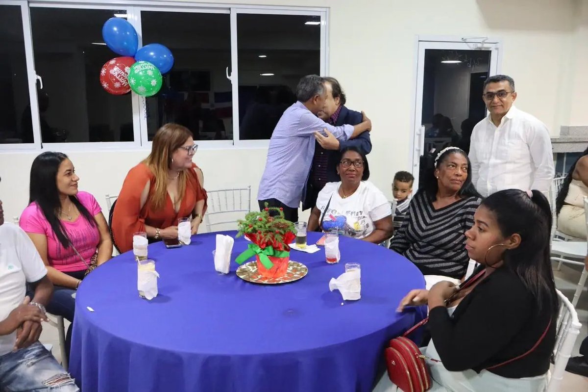 La Fuerza Nacional Progresista Celebra Encuentro Navideño en el Distrito Nacional 

ciudadaniard.com/la-fuerza-naci…  

#CRDmedia #Ciudadania <a href="/redes_FNP/">fuerza nacional progresista</a>