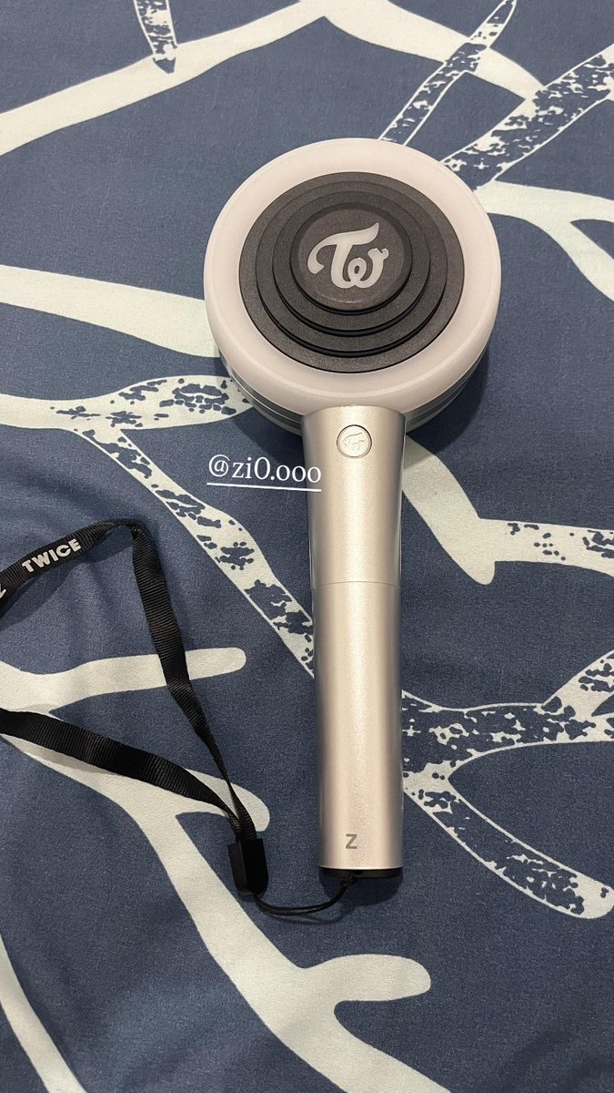 Na_zioo's tweet image. [WTS] TWICE CANDYBONG Z Lightstick – Lightly Used, On Hand

✨ RM150 (nego) – Fully functional &amp;amp; lightly used
💡 Perfect for concerts &amp;amp; collectors
📦 WM RM8 / EM RM16 | 📍 Shah Alam/Subang
#pasarTWICE #twice