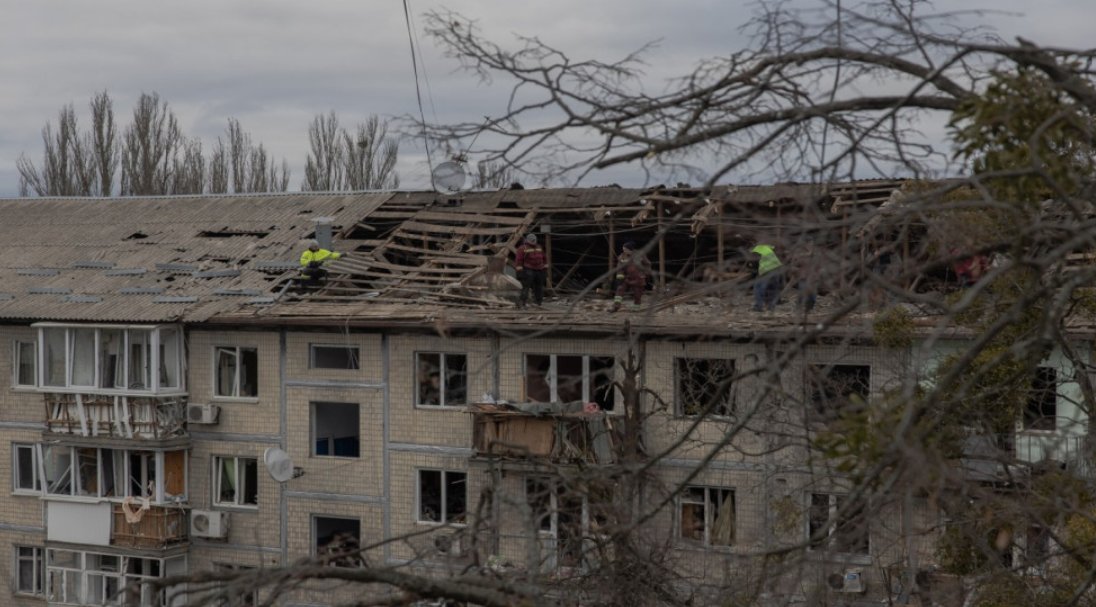 الجيش الأوكراني يعلن انسحابه من بلدة سيفرسك في شرق البلاد 