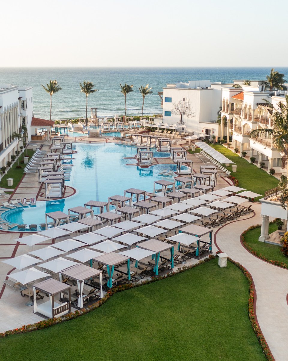 2keystravel's tweet photo. Wake up to views that make every morning feel unforgettable. 🌅💙 https://t.co/g4G80pnTOv
