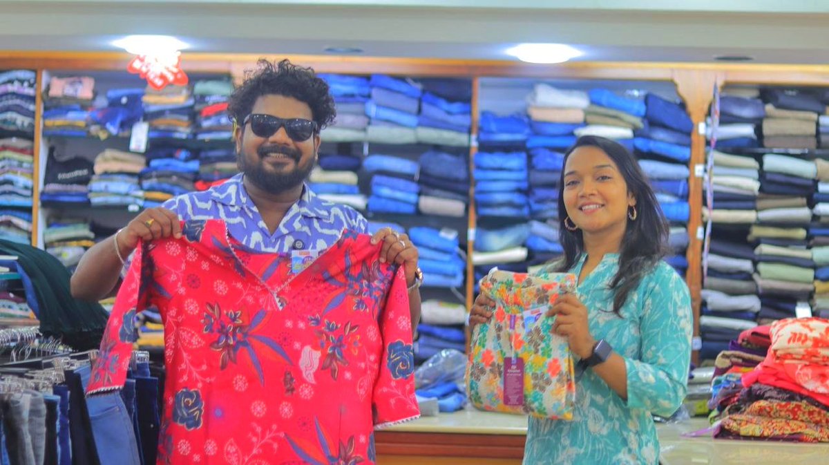 AMBARISHTM's tweet photo. Exploring The Textile industry of Kerala 
#ambarishmukundan #vloggerkochi #ernakulamvloggers #Kerala #socialmediavlogger #love #keralaindustry https://t.co/VUMfkwPj8U