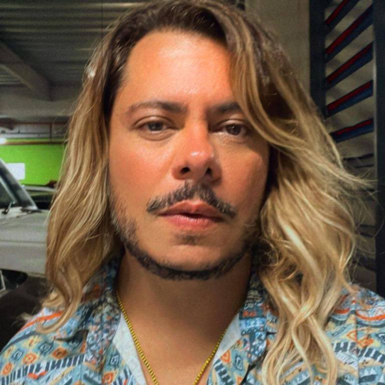 CLECCIO's tweet image. O Majella tá a cada do Léo 😂😂😂😂