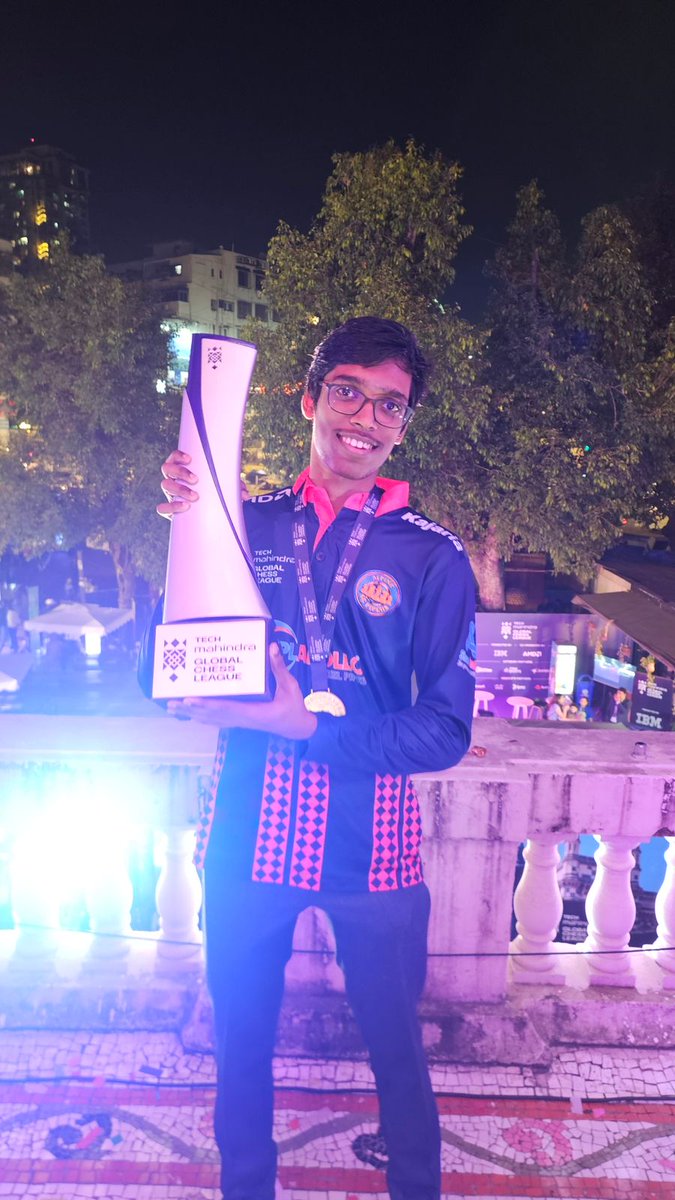 rpraggnachess's tweet image. So proud to be part of Alpine SG Pipers, the Champions of #GlobalChessLeagueSeason3 🏆♟️
What a journey and what a team! Huge thanks to Fabiano, Anish, Hou Yifan, Nino and Leon for the amazing team spirit and fighting chess all the way.
Memories to last a lifetime.