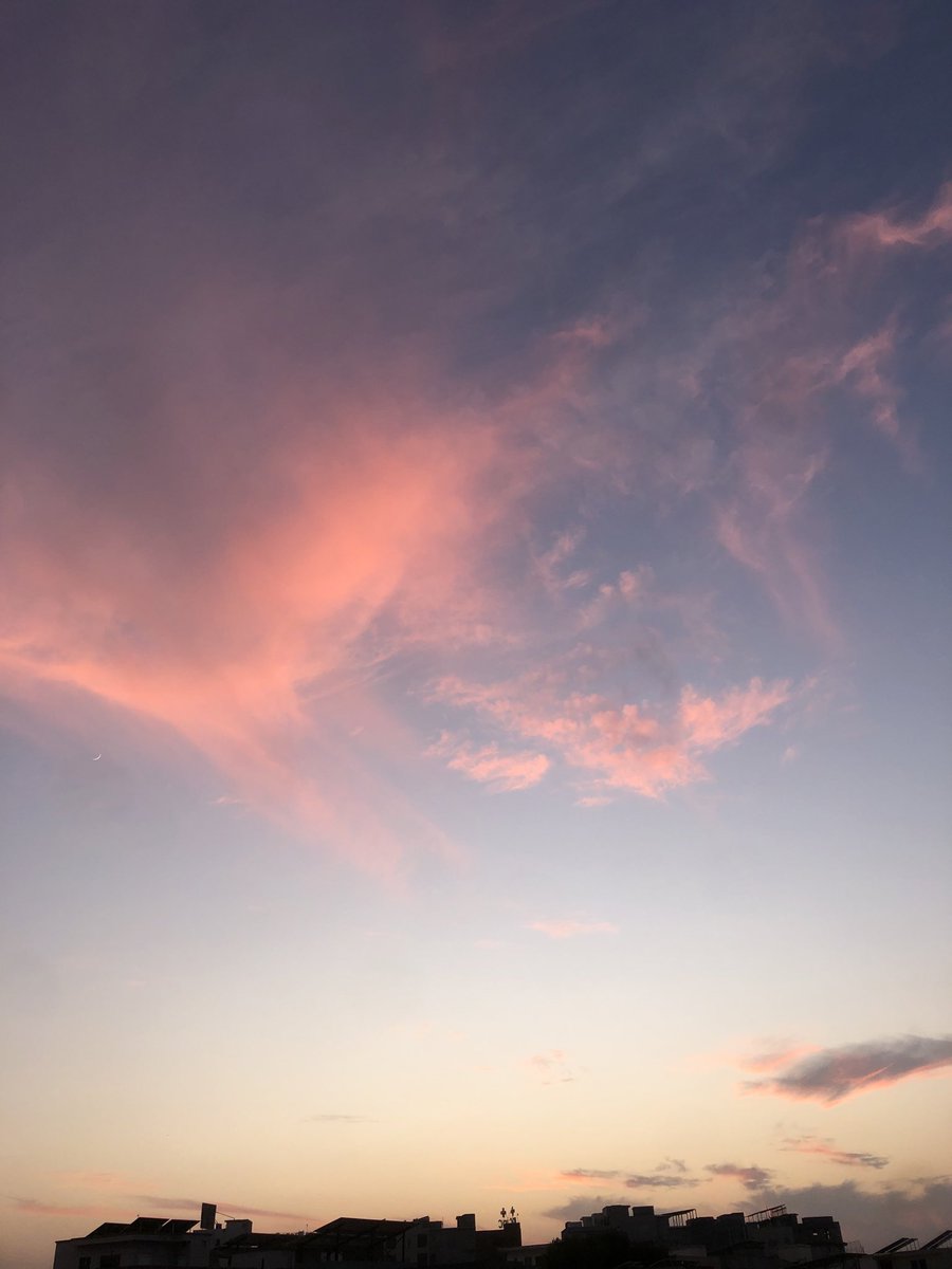 lostin35mm's tweet photo. sky https://t.co/4XPbmeztiz