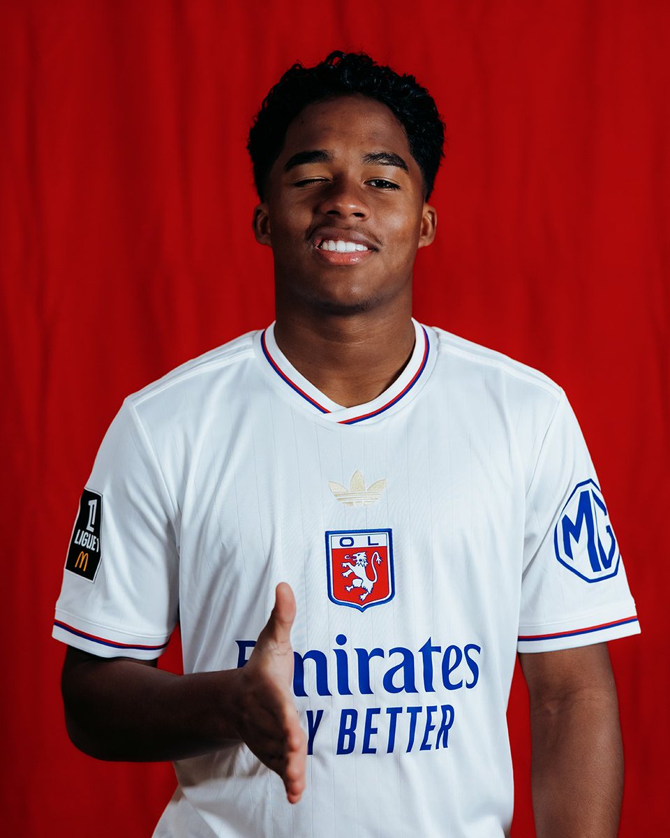 OL's tweet image. 🆕 N°9 ✨🔴🔵