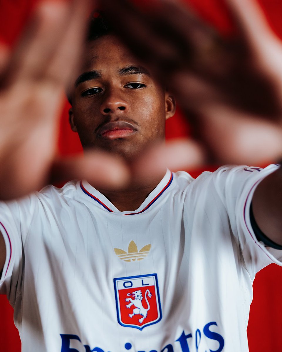 OL's tweet image. 🆕 N°9 ✨🔴🔵