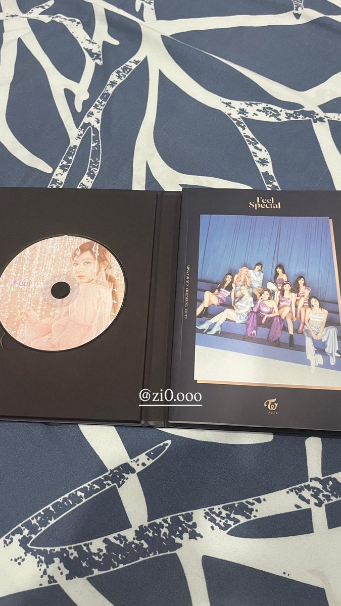 Na_zioo's tweet image. [WTS] FEEL SPECIAL 8th Mini Album (B Ver. – NAYEON CD)

Price: RM40 (negotiable)

📍 On Hand (Unsealed)
📍 Packaging Fee: RM4.00
📍 Postage Fee WM RM8.00 / EM RM16.00
📍 Self‑pickup available 💗 (Shah Alam/Subang area)

DM me if you’re interested 💌
#pasarTWICE #twice