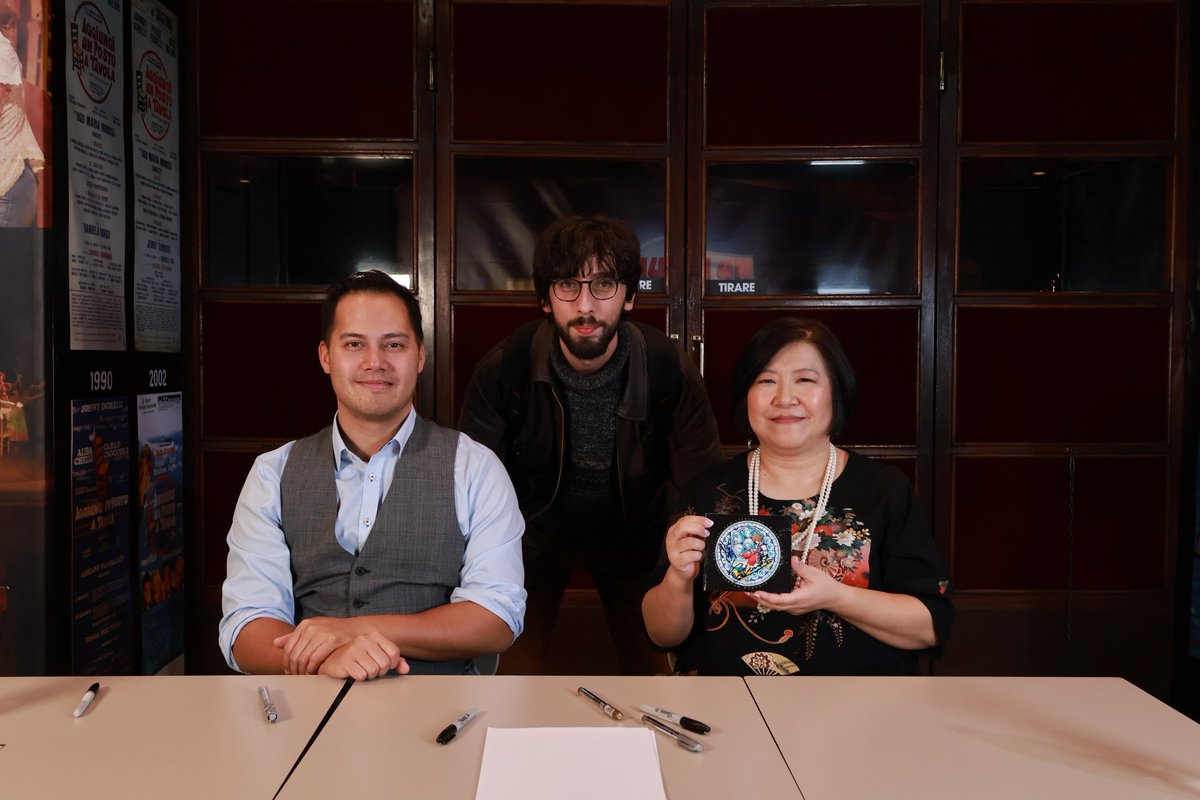 Nefastoss's tweet image. I can finally share my picture with @midiplex and @benyaminnuss. It was taken right after their marvelous concert in Rome. A truly magical experience. I am beyond grateful 🎶

本当にありがとうございました。またすぐにお会いしましょう！❤️

#YokoShimomura #BenjaminNuss
