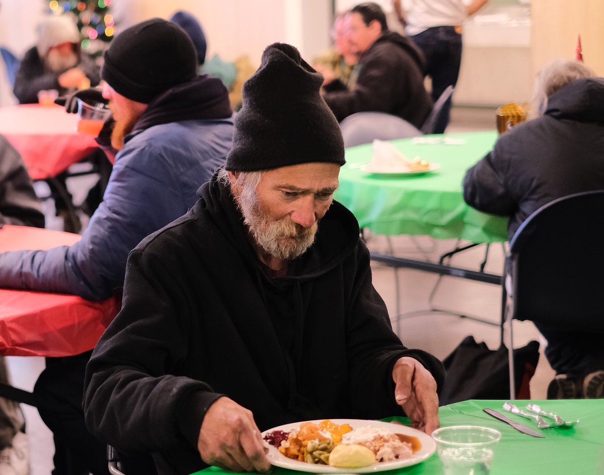 Later today, hundreds of hungry neighbors will find joy in a warm meal at our annual SRM Christmas Banquet 🎄🍽️

For just $2.50, you can provide a meal like this one that could pave the pathway to transformation. Will you help?

Provide meals ➡ springsrescue.com/meals