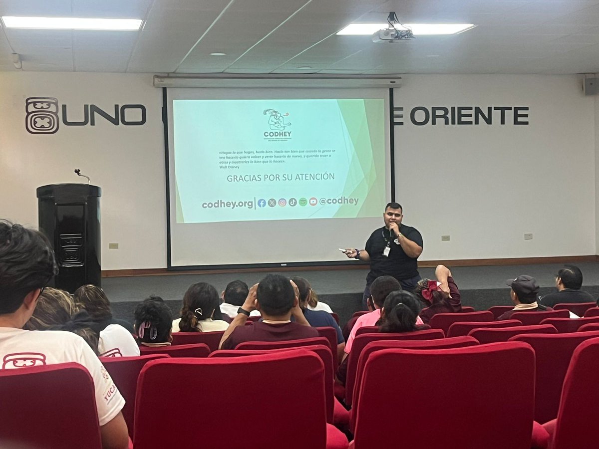 codhey's tweet image. 📚🤝 Fortalecemos una cultura de respeto y un servicio público más cercano llevando a las universidades espacios de capacitación.

En el marco del Día de los Derechos Humanos, la CODHEY impartió la conferencia “Derechos Humanos y Servicio Público” en la Universidad de Oriente. 🫶