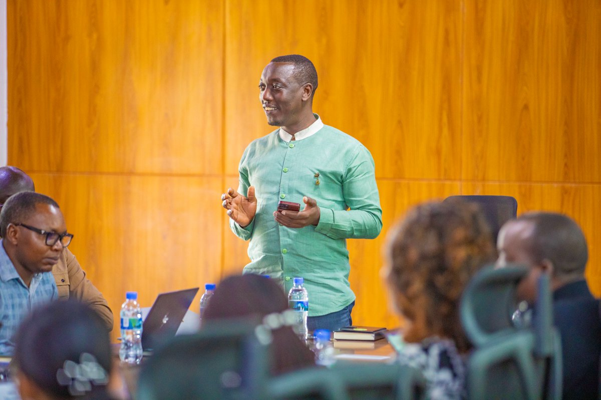 RwandaEmergency's tweet image. Today, PS @NgogaAristarque opened and participated in the first session of a training on disaster risk management and fire drill for Occupational Health and Safety Committees from MINEMA, @EnvironmentRw, @RwandaWater, @Lands_Rwanda, @RwandaGender, @RwandaYouthArts, @MeteoRwanda,…