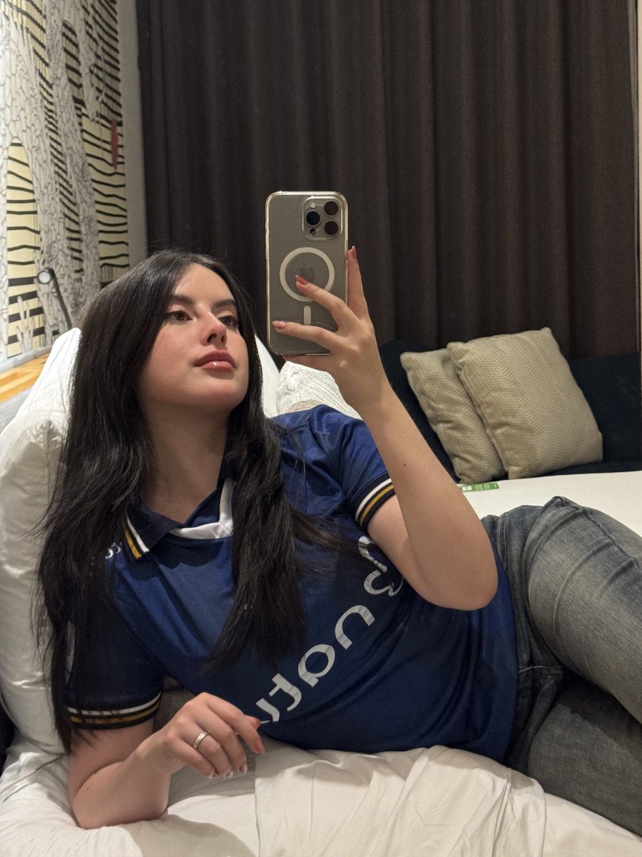 bstrddgg's tweet image. two versions of myself