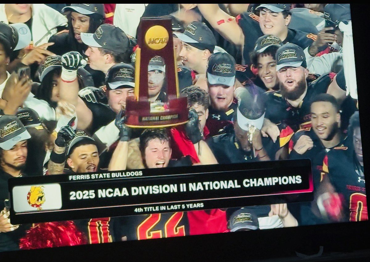 ryanross53_'s tweet image. Blessed to be a Back to Back National Champion. 💍💍 #NastyBoyz @CoachAnnese @Coach_Rock @CoachDrewBurton @FerrisFootball @ferrisathletics