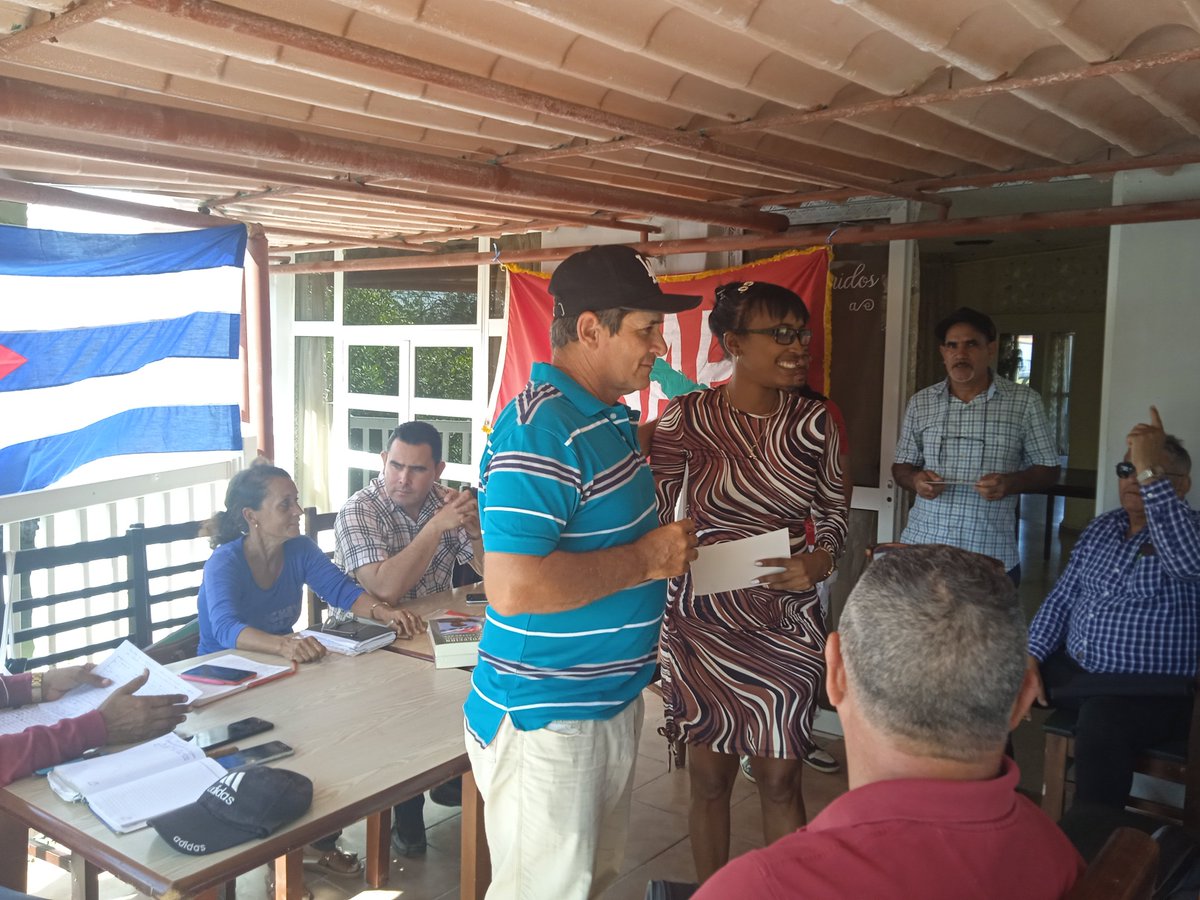 CambarMisl1289's tweet photo. Se realiza la graduación del curso de las juntas directivas en el municipio Habana del Este.#AnapLaHabana #AnapCuba @FelixDuarteOrte @JogeWilsy @AleydaGinarte https://t.co/FW1tm1X5Ut