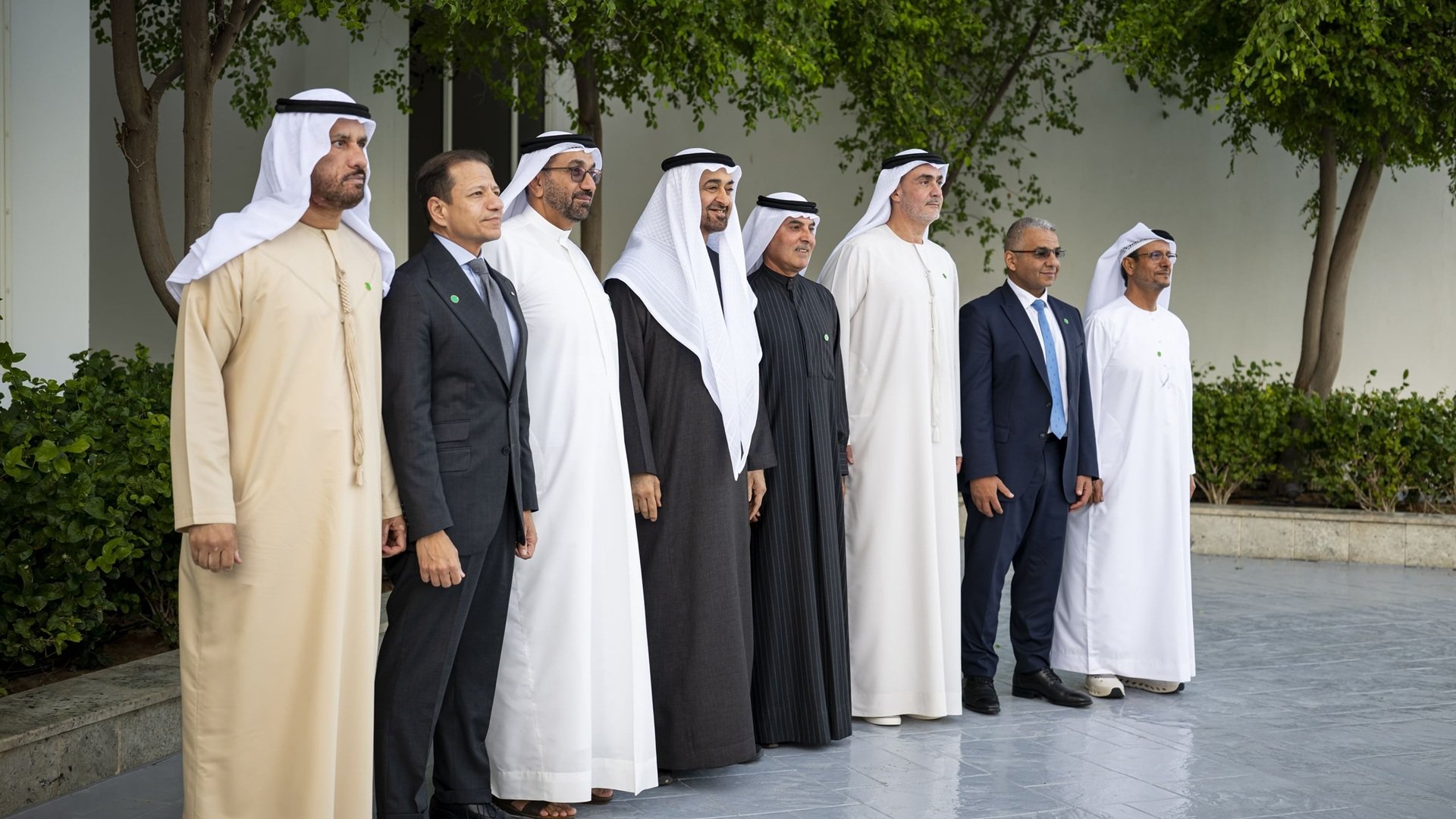 رئيس الدولة يستقبل وفد المصارف المشاركة بمبادرة "إعفاء المواطنين" #الشارقة24 