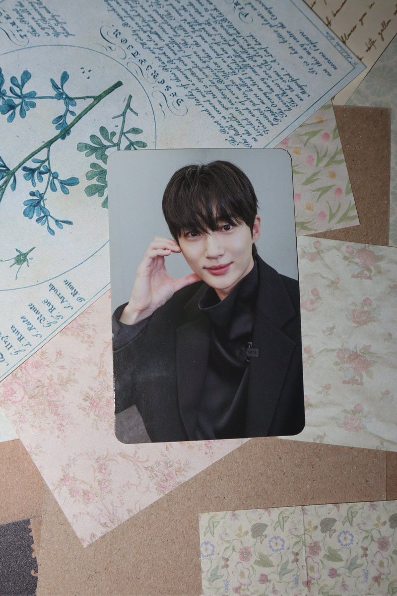 BetweenGrey's tweet image. [Giveaway Alert]

Ini kecil-kecilan buat yang mau-mau aja🤣

1. Gak ada syarat retweet, like, follow, dkk jadi gak perlu lakuin itu juga sah-sah aja.
2. Syaratnya cuma satu. Komen aja di bawah satu pertanyaan atau kalimat unek-unek buat Evergreen. Sarkas boleh. Kritik boleh.…