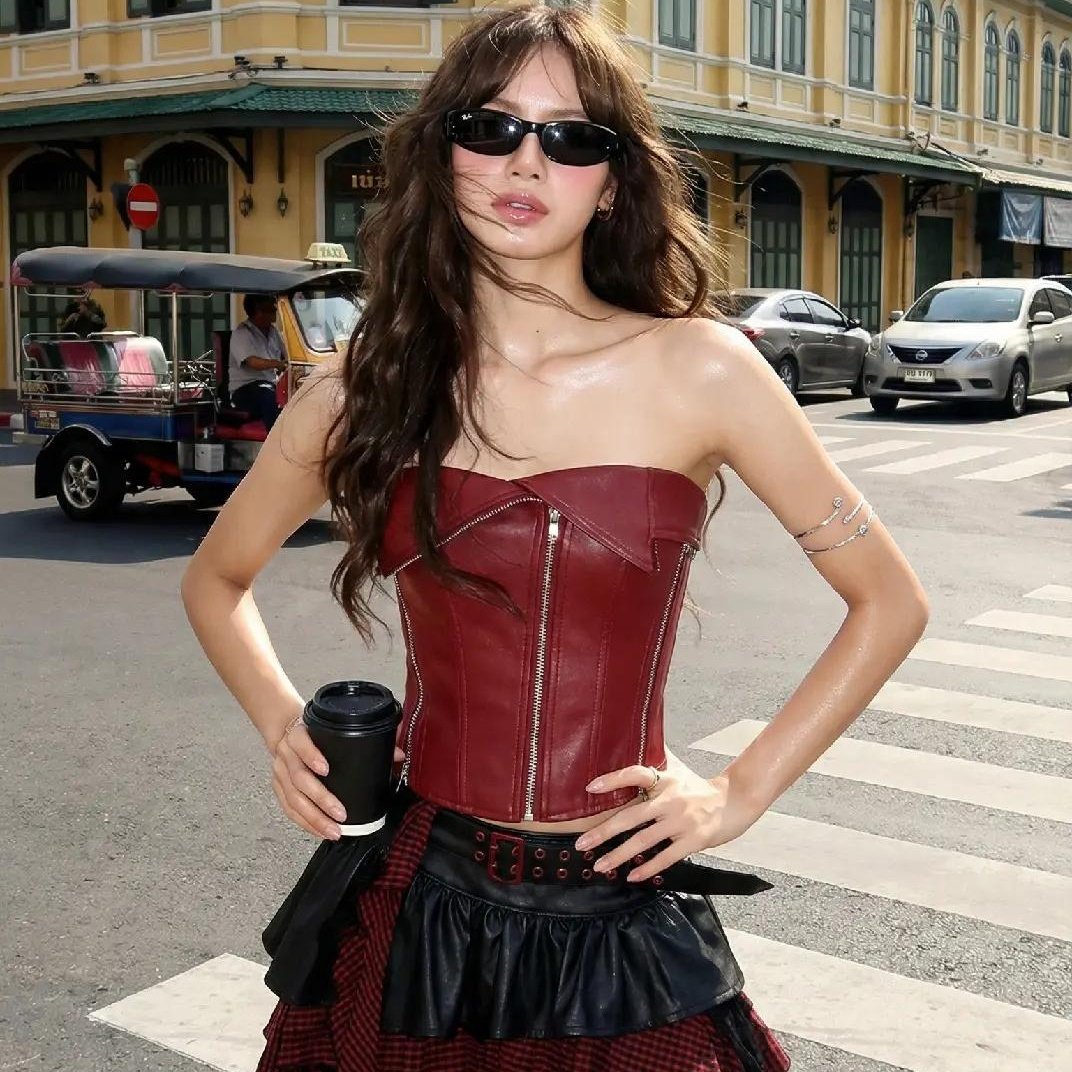 No.
i look at Lisa and be like...
I pray she picks great screenwriters.
cuz if it ain't on the page, it ain't on the stage.