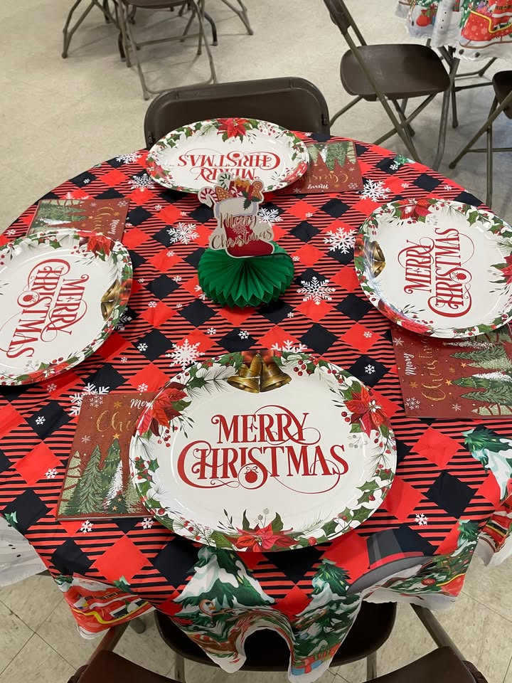 A shoutout to the Toolan family for making sure Thomas Merton Family Center guests enjoy the Christmas spirit while celebrating during our holiday meal. The Toolans are truly our Christmas angels!