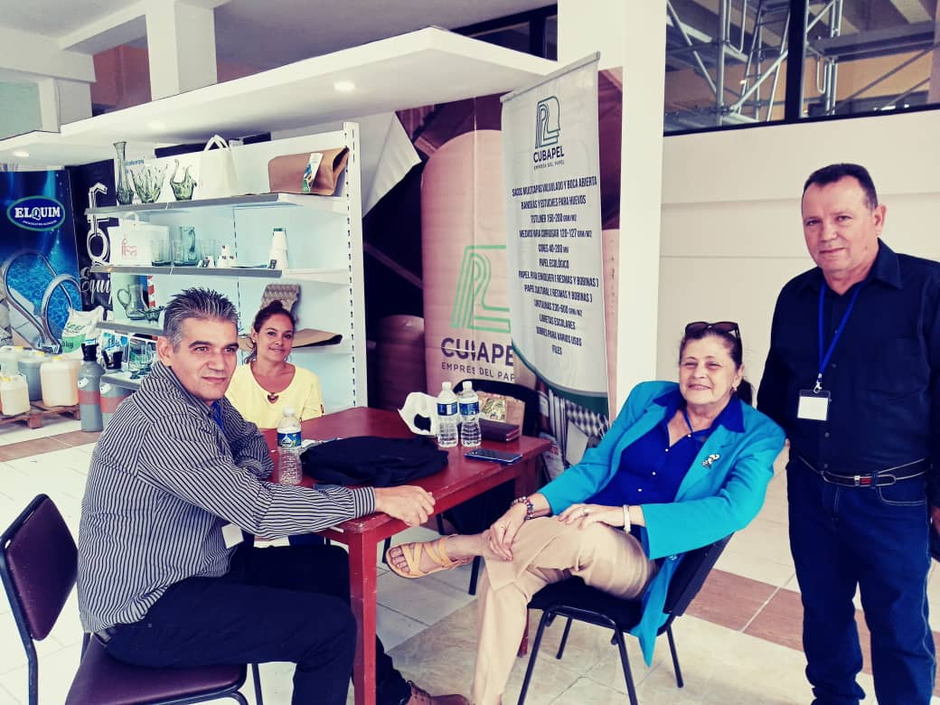 CUBAPEL's tweet photo. La #IndustriaQuímica presente en la Feria de Negocios de Almacenes Univerales S.A.
#CUBAPELPresente https://t.co/PXMyQ9etXm