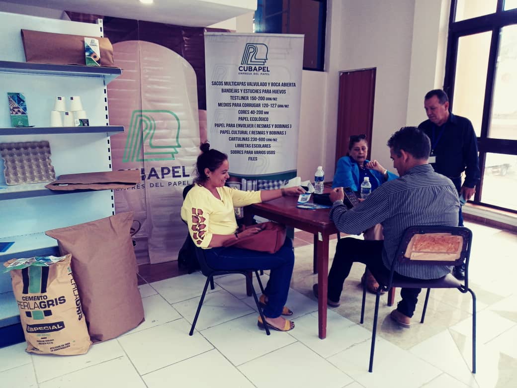 CUBAPEL's tweet photo. La #IndustriaQuímica presente en la Feria de Negocios de Almacenes Univerales S.A.
#CUBAPELPresente https://t.co/PXMyQ9etXm