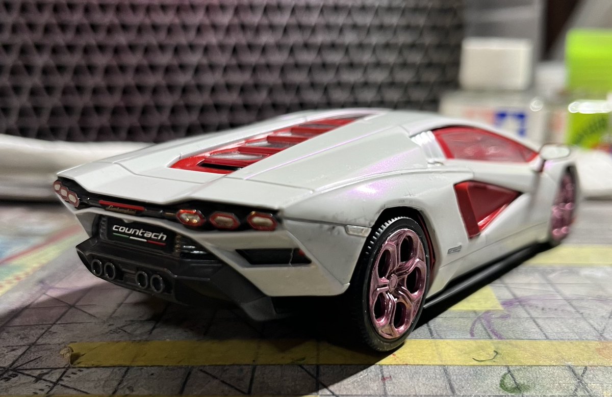 な、なんとか間に合った😖💦 楽プラランボルギーニカウンタックLPI800